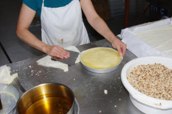 de bereiding van Griekse Baklava