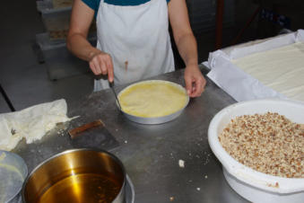 de bereiding van Griekse Baklava