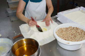 de bereiding van Griekse Baklava