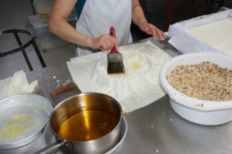 de bereiding van Griekse Baklava