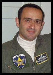 Captain Kostas Iliakis, de omgekomen Griekse luchtmacht piloot bij Karpathos