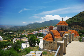 De mooie kerk in Aperi Karpathos Griekenland