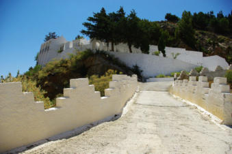 Op de berg in Volada Karpathos Griekenland ligt de begraafplaats