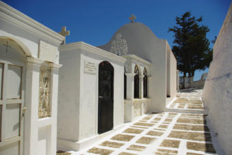 Kijkje op de begraafplaats van Volada Karpathos Griekenland
