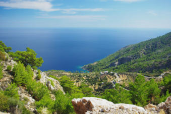 Aan het eind van de slingerweg ligt Kyra Panagia op Karpathos