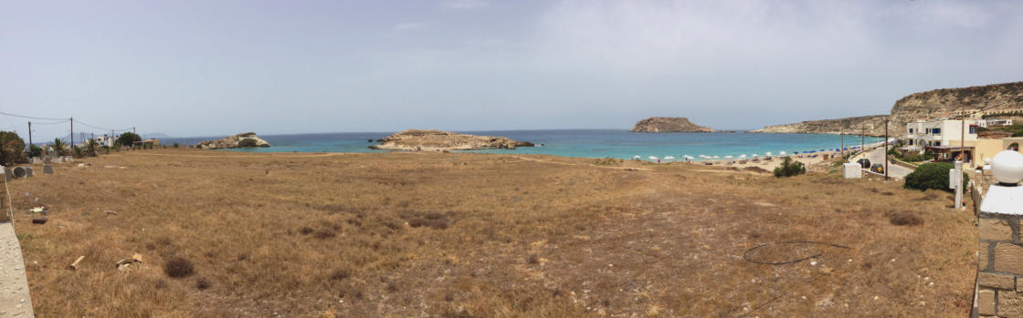 Panorama met 2 baaien van Lefkos op Karpathos