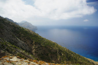 Een stille blauwe zee bij Olympos