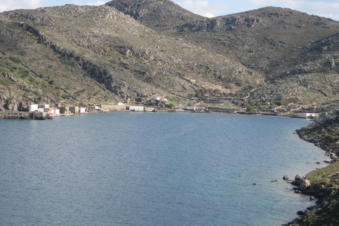 Tristomo ligt aan een verlaten baai