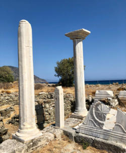 Boog in het Italiaans gebouw Pigiadia Karpathos Griekenland