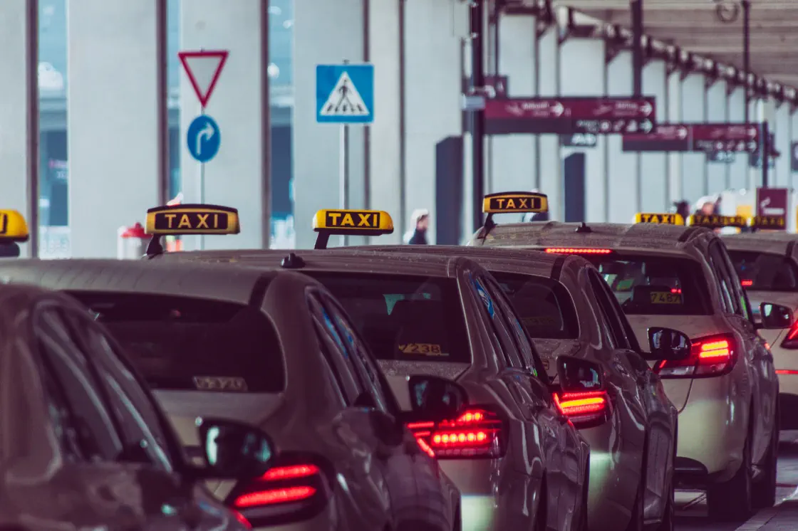 langparkeren op Schiphol Amsterdam, zoveel auto's bij elkaar